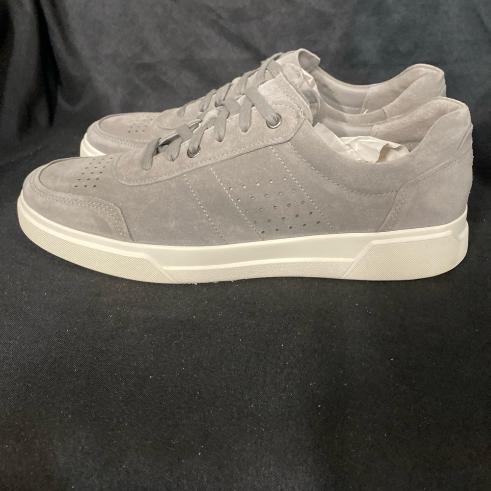 Men's Vince Gray Suede Low-Top Sneakers - Casual Comfort